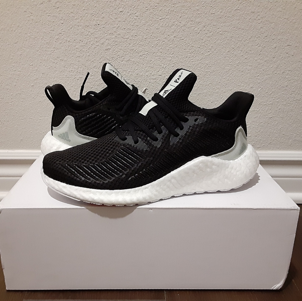 Adidas - Picture 1 of 4